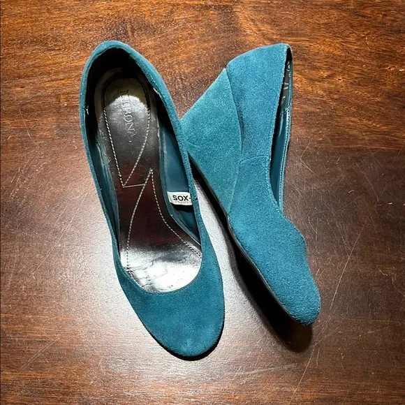 Merona Blue Wedge Shoes with Suede Finish - Picture 1 of 7